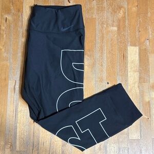 Nike Just Do It Cropped Leggings
